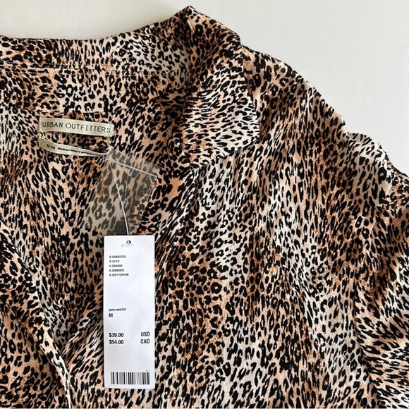 Urban Outfitters Cheetah Button Down Shirt - Picture 2 of 4